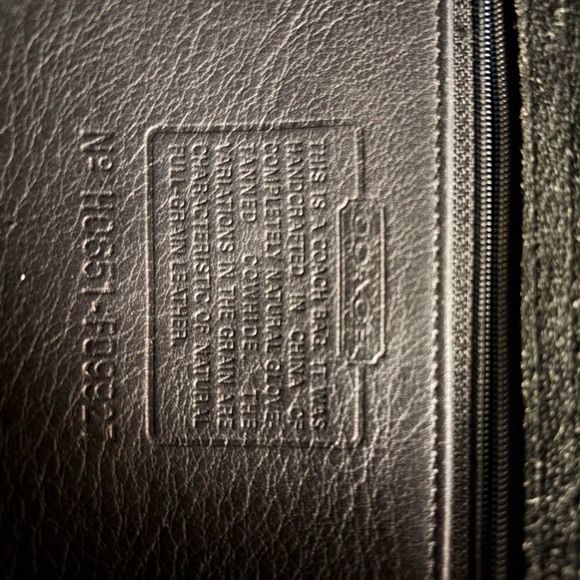 Coach Willis black bag. Lovely bag. Well taken care of. Stored in tote. - Picture 7 of 7